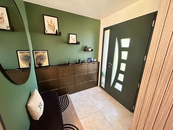 Maison Poissy 180 m2 en bordure de forêt de Saint Germain en Laye €749 000 ** - Référence 9191