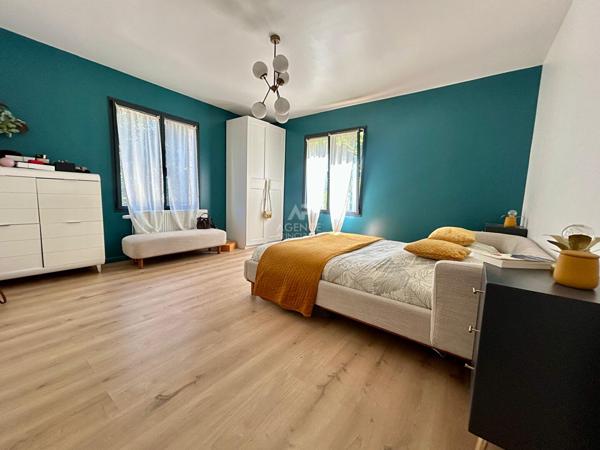 Maison Poissy 180 m2 en bordure de forêt de Saint Germain en Laye €749 000 ** - Référence 9191