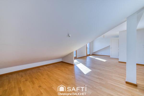 Appartement 3/4P en duplex avec terrasse à Bourg
