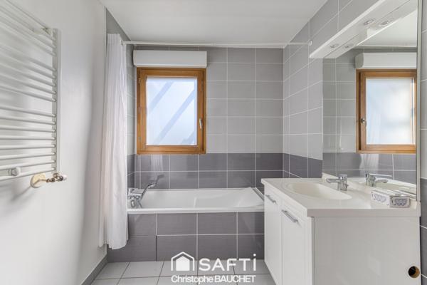 Appartement 3/4P en duplex avec terrasse à Bourg