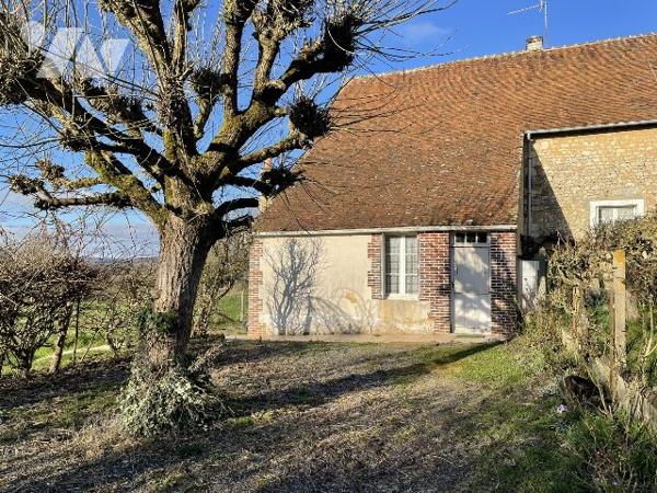 MAISON ANCIENNE AVEC TRAVAUX - VUE SUR LA CAMPAGNE