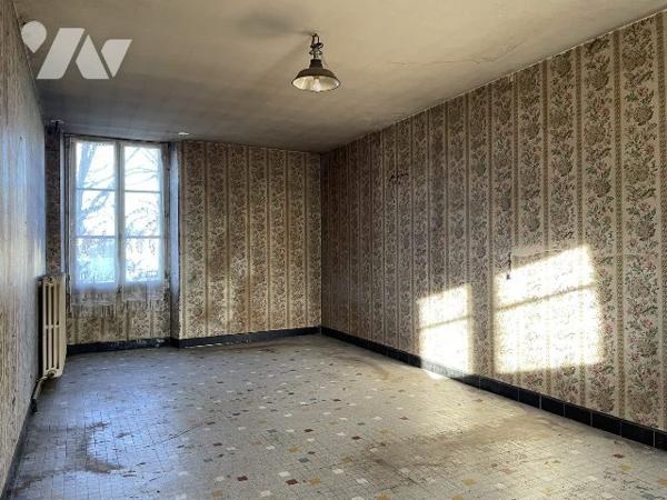 MAISON ANCIENNE AVEC TRAVAUX - VUE SUR LA CAMPAGNE