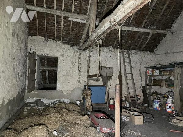 MAISON ANCIENNE AVEC TRAVAUX - VUE SUR LA CAMPAGNE