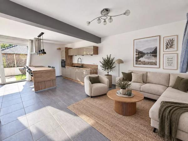 Vente                                                      Maison de village
                        
                     4 pièces                      83 m2                     à Viviers-du-Lac