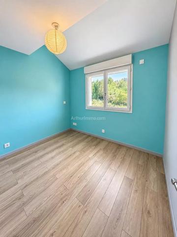 Vente                                                      Maison de village
                        
                     4 pièces                      83 m2                     à Viviers-du-Lac