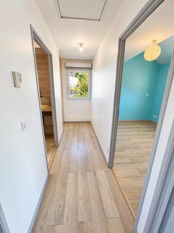 Vente                                                      Maison de village
                        
                     4 pièces                      83 m2                     à Viviers-du-Lac