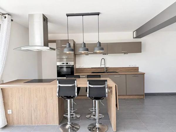 Vente                                                      Maison de village
                        
                     4 pièces                      83 m2                     à Viviers-du-Lac
