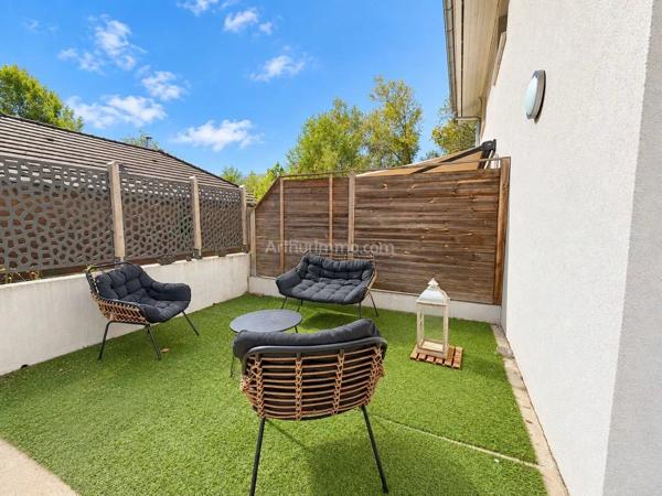 Vente                                                      Maison de village
                        
                     4 pièces                      83 m2                     à Viviers-du-Lac