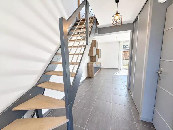 Vente                                                      Maison de village
                        
                     4 pièces                      83 m2                     à Viviers-du-Lac