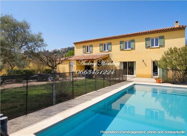 PIERREVERT, superbe VILLA T6,  récente et confortable de 147 m²  sur 1000 m² de jardin arborés avec piscine