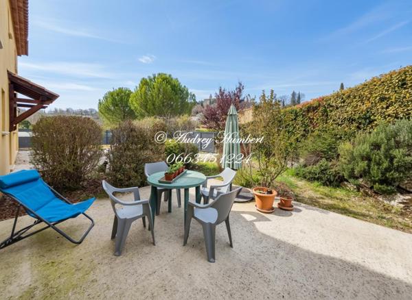 PIERREVERT, superbe VILLA T6,  récente et confortable de 147 m²  sur 1000 m² de jardin arborés avec piscine