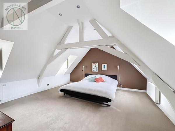 Maison
                                                                                                                                                                                                                                                                                                                        7 pièce(s)                                                                                                                                                                                                          5 chambre(s)                                                                                                                                                                                                          325  m²