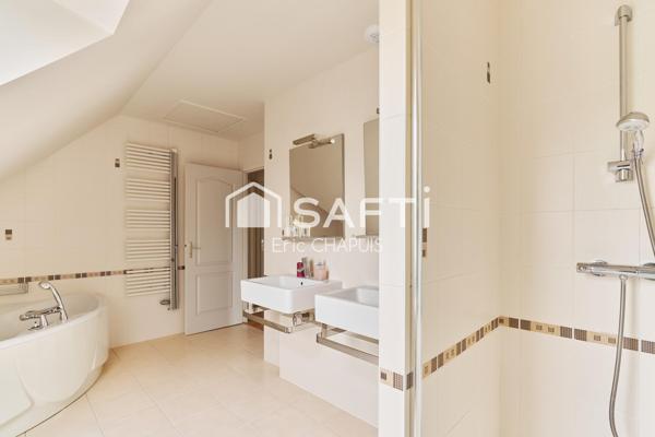 CESSON- SEVIGNE: Maison familiale 6 ch. 179 m²