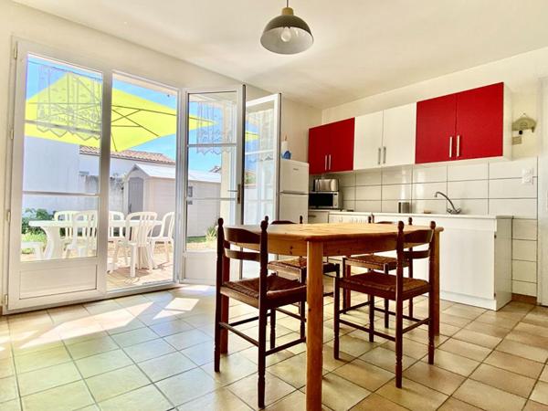 17740 Sainte Marie De Re - Petite maison avec de beaux potentiels ? Jardin plein sud