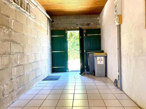 17740 Sainte Marie De Re - Petite maison avec de beaux potentiels ? Jardin plein sud