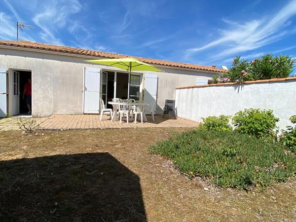 17740 Sainte Marie De Re - Petite maison avec de beaux potentiels ? Jardin plein sud