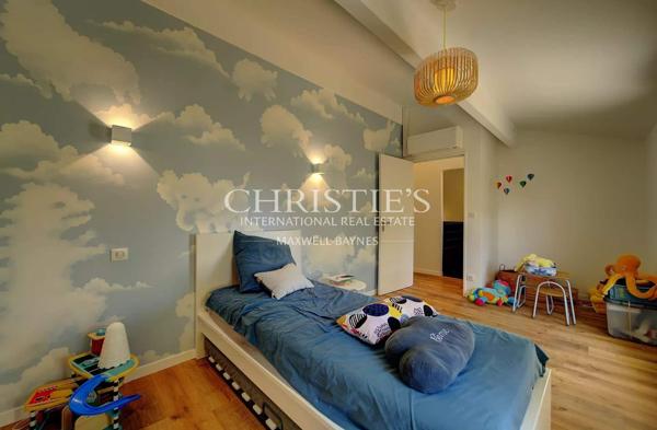 Maison en pierre rénovée avec piscine et studio à 15 min de Libourne