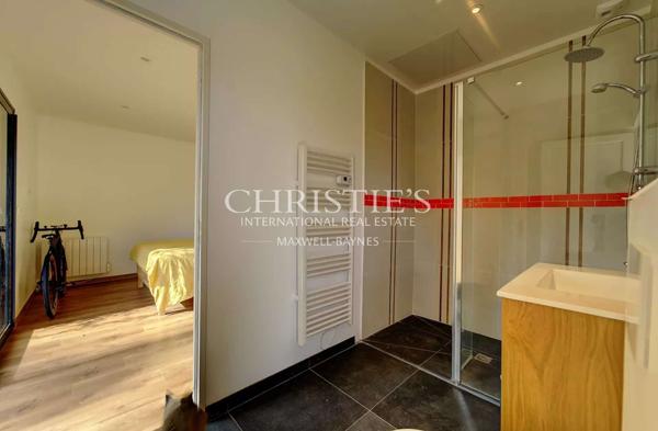 Maison en pierre rénovée avec piscine et studio à 15 min de Libourne