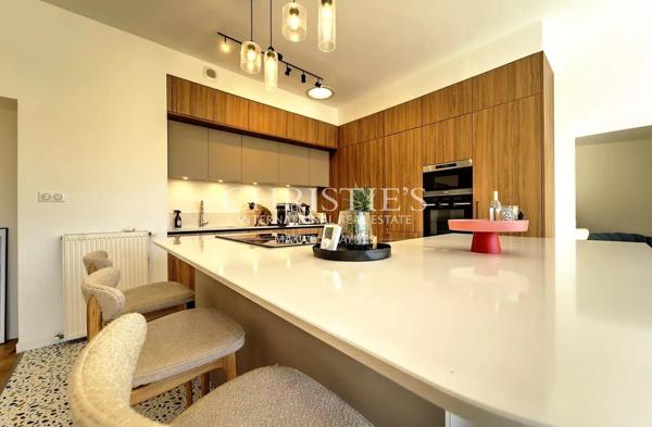 Maison en pierre rénovée avec piscine et studio à 15 min de Libourne