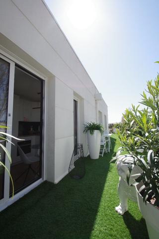 Superbe appt T3 avec grande terrasse en dernier étage. La rochelle