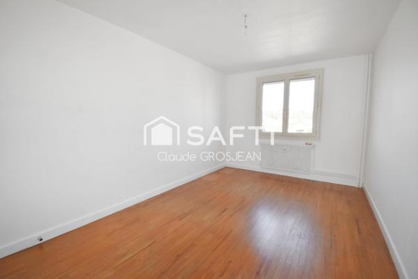 Appartement 4 Pièces de 91m² avec balcon ,parking et cave.