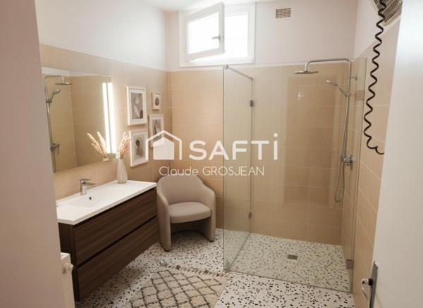 Appartement 4 Pièces de 91m² avec balcon ,parking et cave.