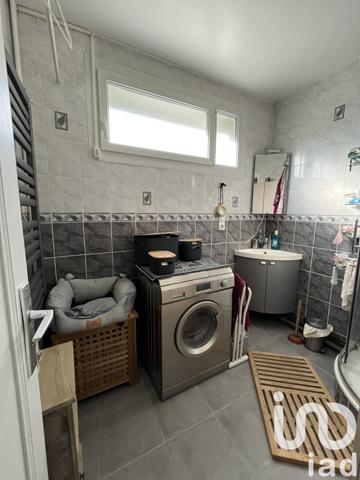 Appartement 3 pièces de 64 m² à Ris-Orangis (91130)