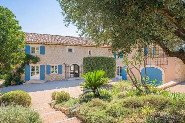 Mas en pierre du XIXᵉ siècle rénové avec dépendances – Ventabren, proche Aix-en-Provence