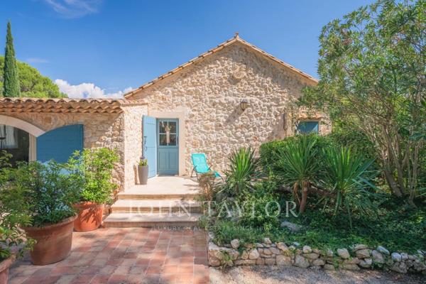 Mas en pierre du XIXᵉ siècle rénové avec dépendances – Ventabren, proche Aix-en-Provence