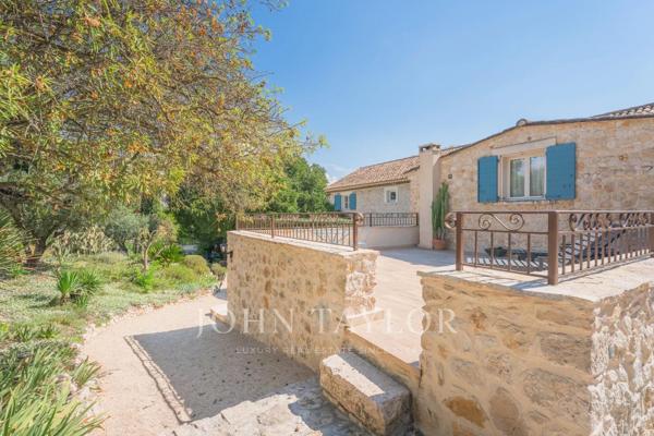 Mas en pierre du XIXᵉ siècle rénové avec dépendances – Ventabren, proche Aix-en-Provence
