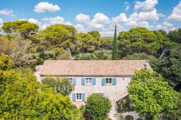 Mas en pierre du XIXᵉ siècle rénové avec dépendances – Ventabren, proche Aix-en-Provence