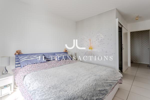 Floirac - Magnifique appartement avec terrasse de 80 m² et parkings