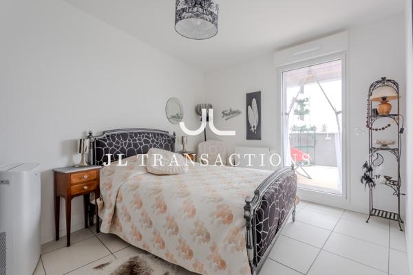 Floirac - Magnifique appartement avec terrasse de 80 m² et parkings