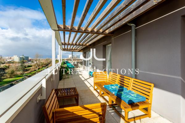 Floirac - Magnifique appartement avec terrasse de 80 m² et parkings