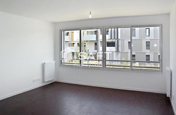 À vendre – Grand studio lumineux de 34 m² à Bègles – Quartier de la mairie