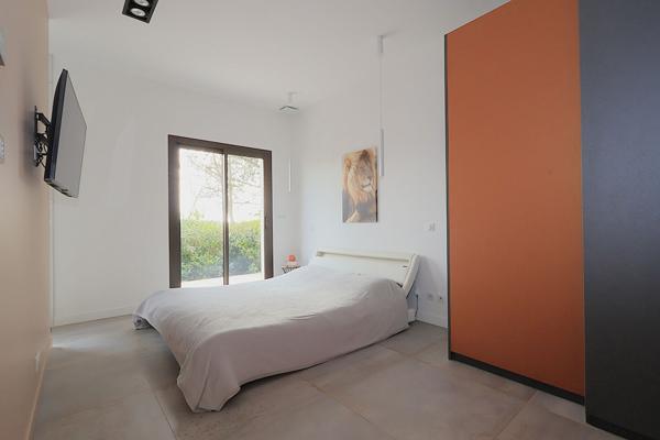 Maison contemporaine à Aubais avec piscine et studio indépendant