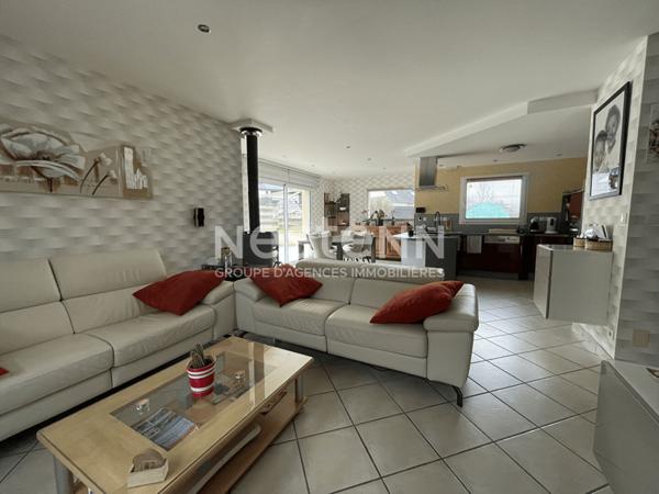 MAISON 4 CHAMBRES - A PROXIMITE DU BOURG DE GRAND-CHAMP