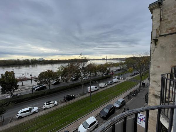 Appartement T2 - Immeuble en Pierre - Quai