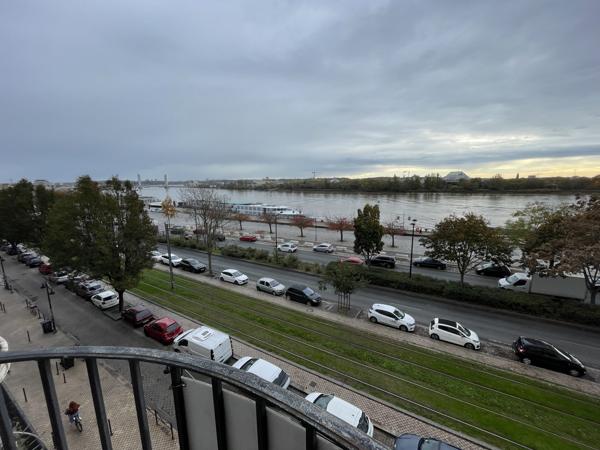 Appartement T2 - Immeuble en Pierre - Quai