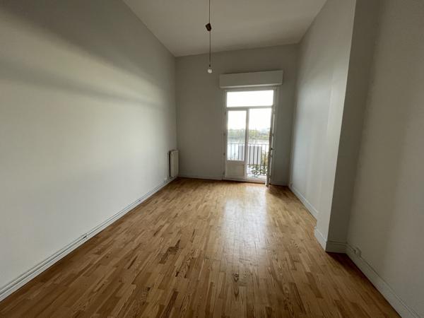 Appartement T2 - Immeuble en Pierre - Quai