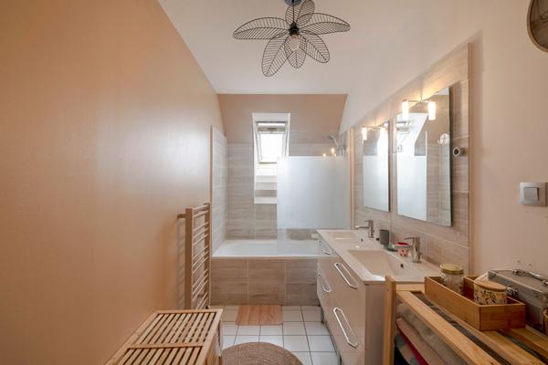 Maison 3 chambres à vendre à Chavagne en impasse - Rare sur le marché