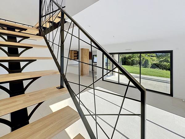 Maison contemporaine neuve à vendre à Juigné sur Loire - 4 chambres dont vie de plain-pied avec jardin et vue sur la campagne