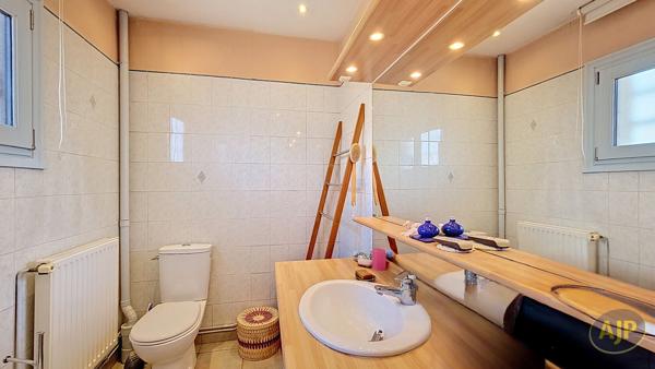 Maison à vendre Libourne - 5 pièces, 103m² avec 3 chambre(s) à 263 650€ - AJP Immobilier Libourne