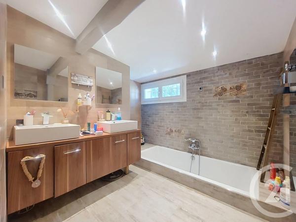 Maison à vendre  6 pièces - 181,68 m 2   LES ARCS  - 83
