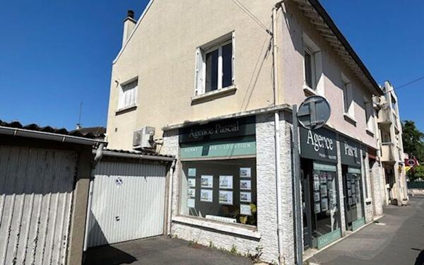 Immeuble à vendre    4 pièces •  Villenoy