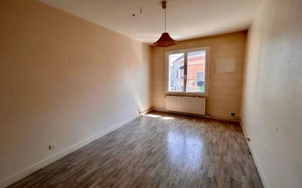 Immeuble à vendre    4 pièces •  Villenoy