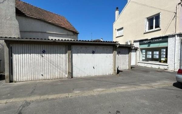 Immeuble à vendre    4 pièces •  Villenoy