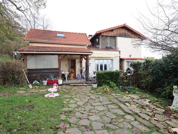 Maison Chaptuzat 5 pièce(s) 120 m2 environs + 4ha de terrain avec source