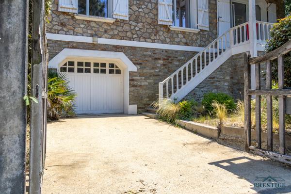 THARON-PLAGES - PLAGE DE COMBERGE - VILLA BALNÉAIRE 205 M2 - PISCINE - TERRAIN 1368 M2