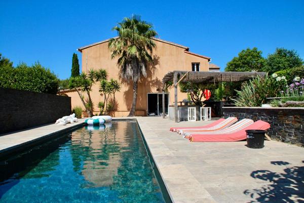 Maison/Villa ancien Mas 206m2 - 6 pièces- jardin avec piscine